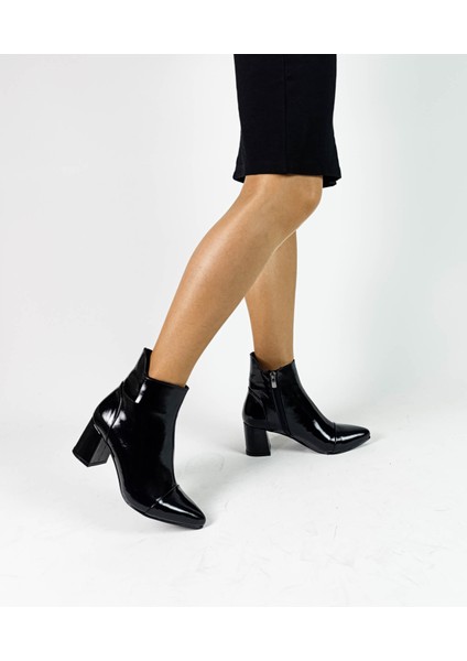 Hakiki Deri Siyah Rugan Fermuarlı Kalın Topuk Kadın Bot