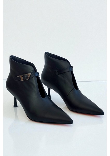 Hakiki Deri Siyah Kadın Bilekte Bot –7 cm Ince Topuk Sivri Burun Toka Detaylı Şık Ayakkabı fiyatları