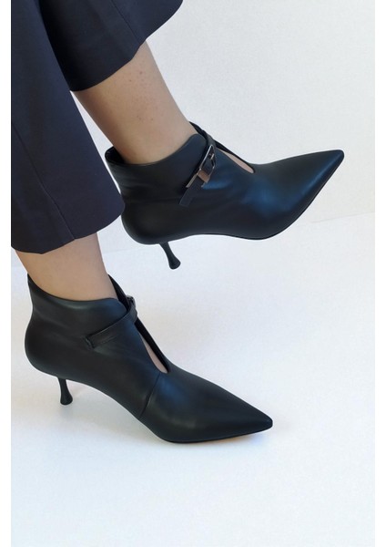 Hakiki Deri Siyah Kadın Bilekte Bot –7 cm Ince Topuk Sivri Burun Toka Detaylı Şık Ayakkabı modelleri