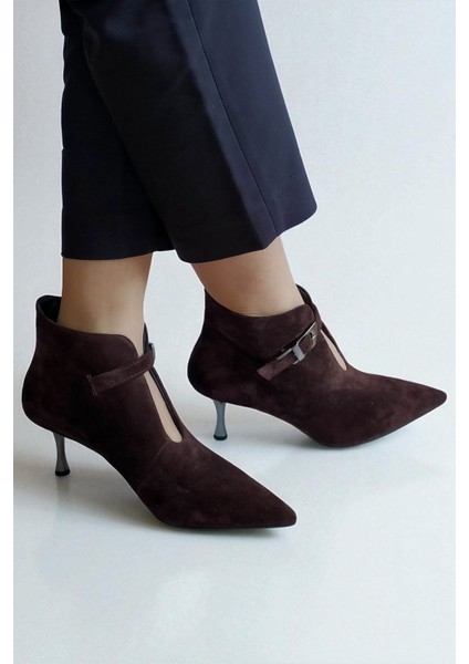 Kahverengi Hakiki Süet Deri Kadın Bilekte Bot –7 cm Ince Metal Topuk Sivri Burun Şık Ayakkabı modelleri