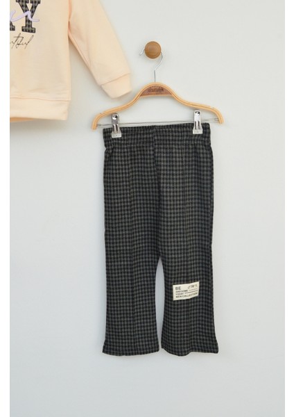 Bej Rengi Yazılı Sweatshirt ve Ekose Pantolonlu Kız Çocuk Takımı modelleri