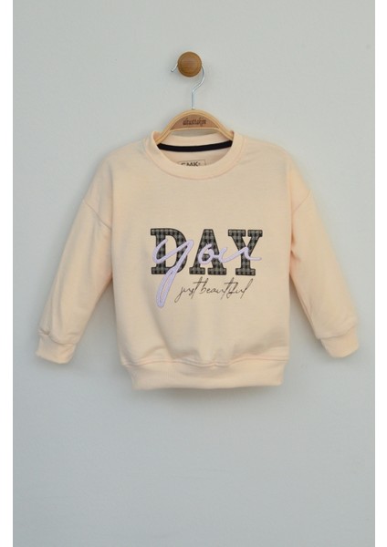 Bej Rengi Yazılı Sweatshirt ve Ekose Pantolonlu Kız Çocuk Takımı indirimleri
