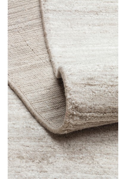 Osaka Sılver Ipek ve Yün ile Üretilen Yüksek Kaliteli %100 El Dokuması Sade & Düz Salon Halısı