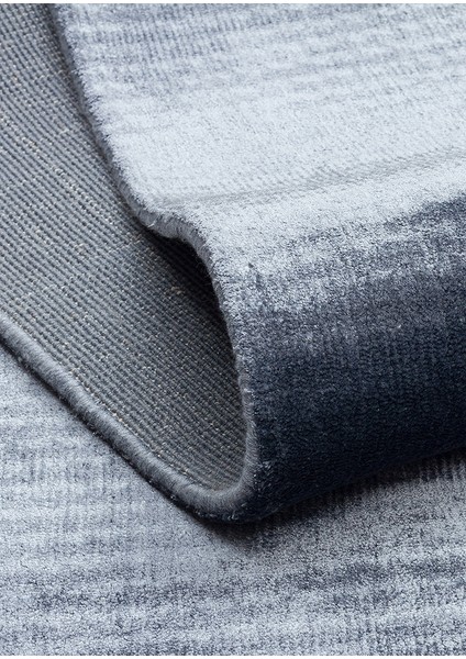 Pier Blue, El Dokuma Teknikleri ile %100 Naturel Viskondan Üretilen Sade Tek Renk Salon Halısı modelleri