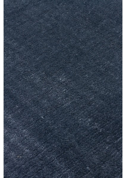 Pier Blue, El Dokuma Teknikleri ile %100 Naturel Viskondan Üretilen Sade Tek Renk Salon Halısı indirimleri