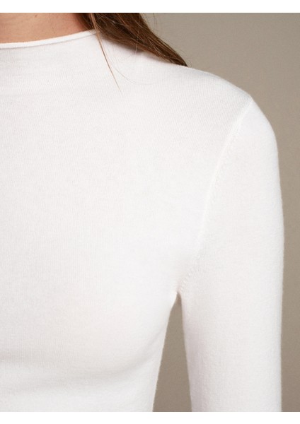 10841 Dik Yaka Kaşmirli Ultra Hafif Triko Kazak-Ekru fırsatları