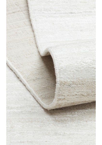 Osaka Ivory Ipek ve Yün ile Üretilen Yüksek Kaliteli %100 El Dokuması Sade & Düz Salon Halısı