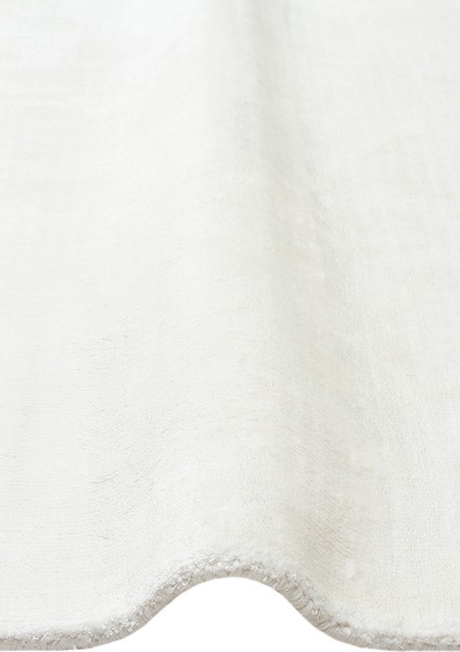 Pier Whıte, El Dokuma Teknikleri ile %100 Naturel Viskondan Üretilen Sade Tek Renk Salon Halısı