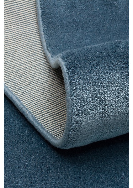 Porto Navy Blue, %100 Viskon Kullanılarak Üretilmiş, Modern Tasarımlı Sade ve Şık Salon Halısı