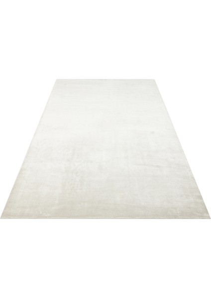Pier Silver, El Dokuma Teknikleri ile %100 Naturel Viskondan Üretilen Sade Tek Renk Salon Halısı