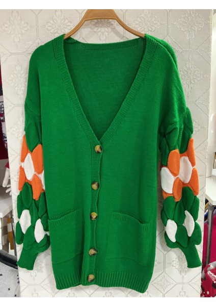 Kollarda Yuvarlak Renk Desenli Oversize Kadın Triko Hırka fiyatları