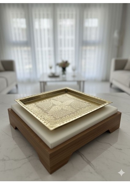 El Yapımı Pirinç Oyma Kare Tepsi 34,5X34,5 cm – Söz, Nişan ve Lüks Sunum Için Özel Tasarım