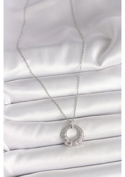 Bfs 316L Çelik Gümüş Renk Zincir Zirkon Taş Işlemeli Daire Model Kadın Kolye fiyatları