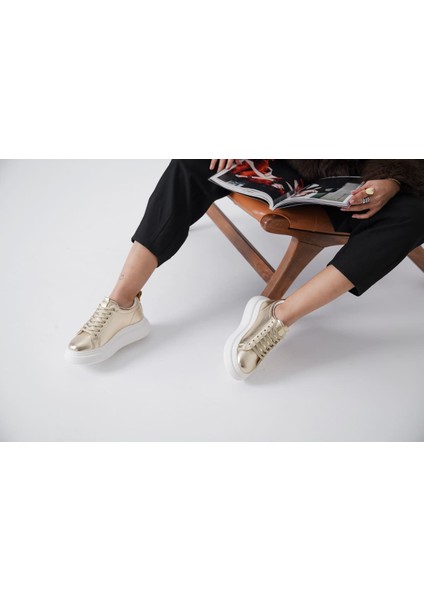 Nitra Premium Bağcıklı Kadın Altın Sneaker