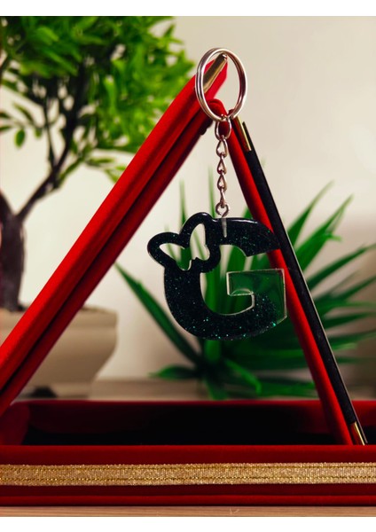 Harfli Anahtarlık Elyapımı Epoksi Anahtarlık Kişiye Özel Hediyelik Ürün Kelebek Desenli Anahtarlık Mağzamızda Tüm Harfler Mevcuttur.