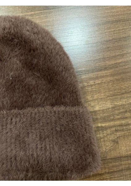 Kadın Yumuşacık Akrilik Kumaş Saçaklı Tüylü Bere – Sıcak Tutucu Kışlık Şapka fiyatları