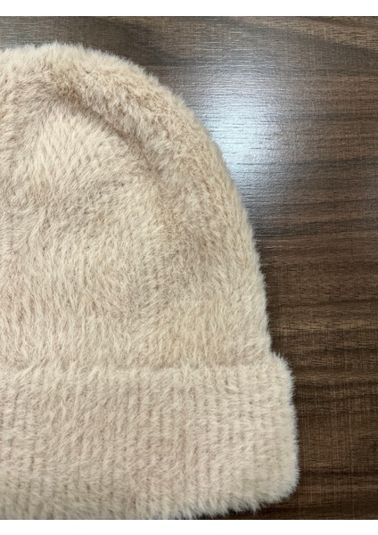 Kadın Yumuşacık Akrilik Kumaş Saçaklı Tüylü Bere – Sıcak Tutucu Kışlık Şapka fiyatları