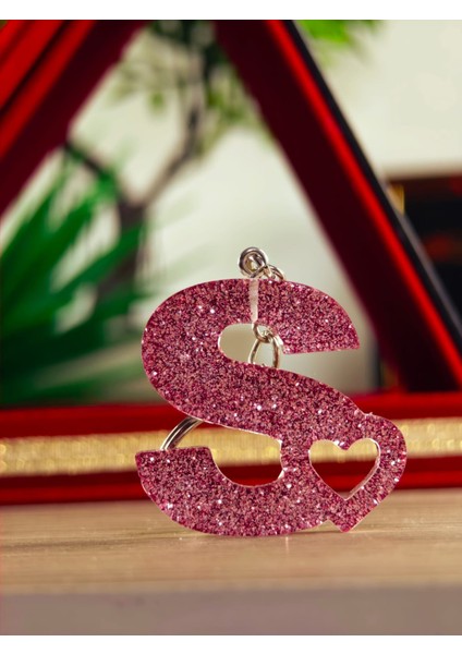 Kalp Desenli Harfli Anahtarlık El Yapımı Epoksi Anahtarlık Kişiye Özel Hediyelik Ürün Mağzamızda Tüm Harfler Mevcuttur.