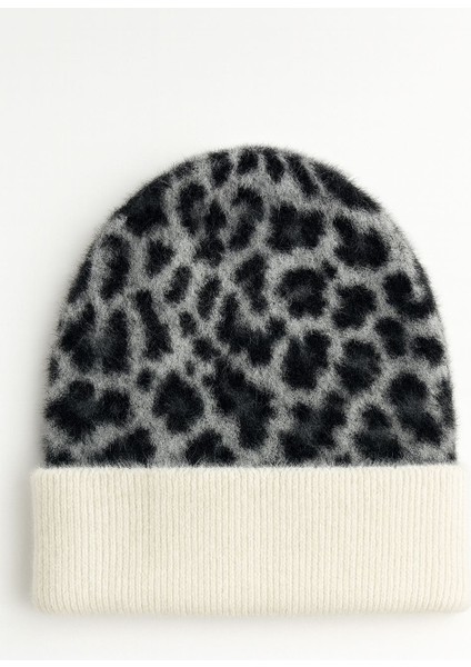 Kadın Yumuşacık Leopar Desenli Akrilik Kumaş Saçaklı Tüylü Bere – Sıcak Tutucu Kışlık Şapka