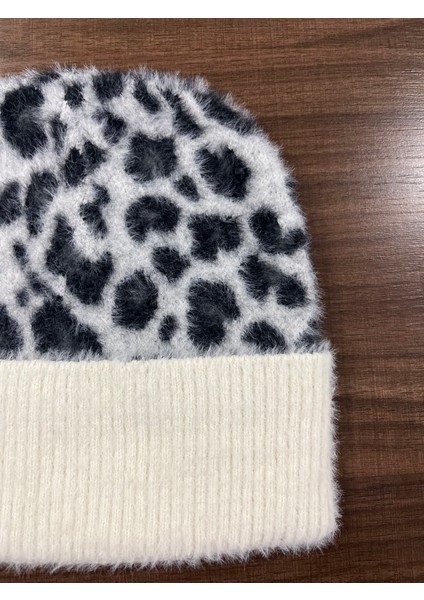 Kadın Yumuşacık Leopar Desenli Akrilik Kumaş Saçaklı Tüylü Bere – Sıcak Tutucu Kışlık Şapka modelleri