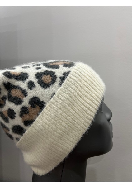 Kadın Yumuşacık Leopar Desenli Akrilik Kumaş Saçaklı Tüylü Bere – Sıcak Tutucu Kışlık Şapka fiyatları
