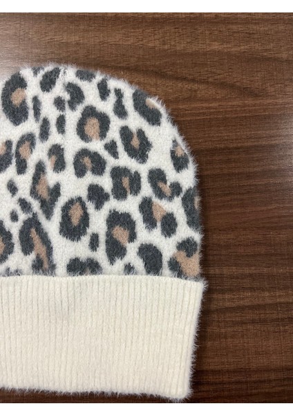 Kadın Yumuşacık Leopar Desenli Akrilik Kumaş Saçaklı Tüylü Bere – Sıcak Tutucu Kışlık Şapka modelleri