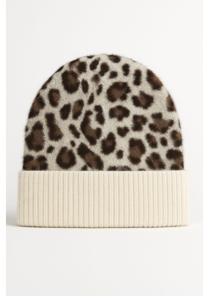 Kadın Yumuşacık Leopar Desenli Akrilik Kumaş Saçaklı Tüylü Bere – Sıcak Tutucu Kışlık Şapka