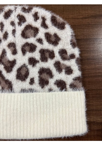 Kadın Yumuşacık Leopar Desenli Akrilik Kumaş Saçaklı Tüylü Bere – Sıcak Tutucu Kışlık Şapka fiyatları