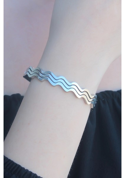 Bfs 316L Kararmaz Çelik Gümüş Renk Dalga Model Kelepçe Kadın Bileklik