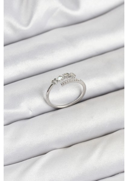 Bfs Pirinç Gümüş Renk Kalpli Detaylı Zirkon Taşlı Kadın Yüzük