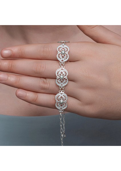 Gümüş Çiçek Motifli Telkari Kadın Bileklik