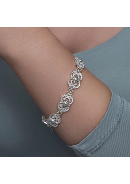 Gümüş Çiçek Motifli Telkari Kadın Bileklik fiyatları