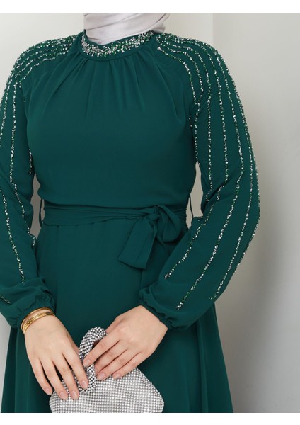 Kadın Kolları Işlemeli Astarlı Abiye Elbise YZ2501 46 - Zümrüt Yeşili