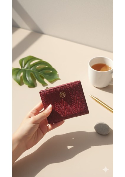 Kabartmalı Örgü Detaylı Orta Boy Fermuarlı Suni Deri Cüzdan Siyah