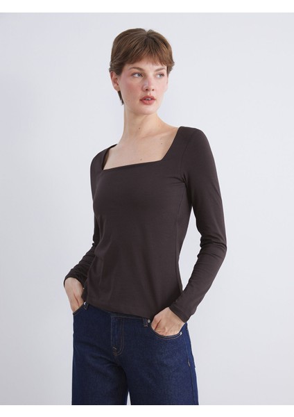 Yeni Sezon Kare Yaka Kadın Tişört