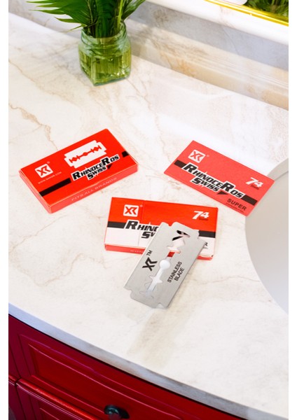 R4 Elektrikli Saç Tıraş Makinesi + U4 Full Metal Ustura + 5 Adet Yaprak Jilet