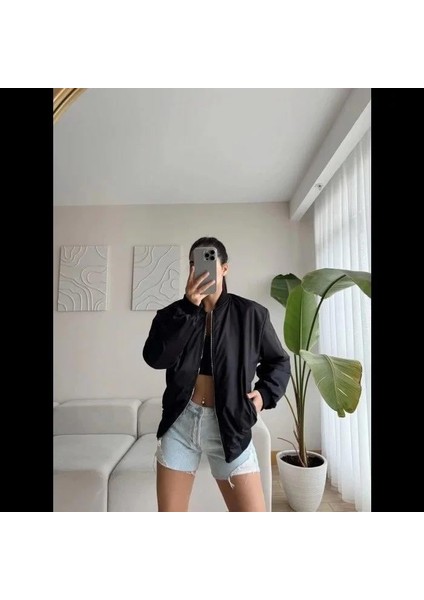 Kadın Siyah Bomber Mont – Oversize Rahat Kalıp, Fermuarlı Cepli, Günlük Kombinlere Uygun Hafif Kapitone Mont- Siyah fiyatları