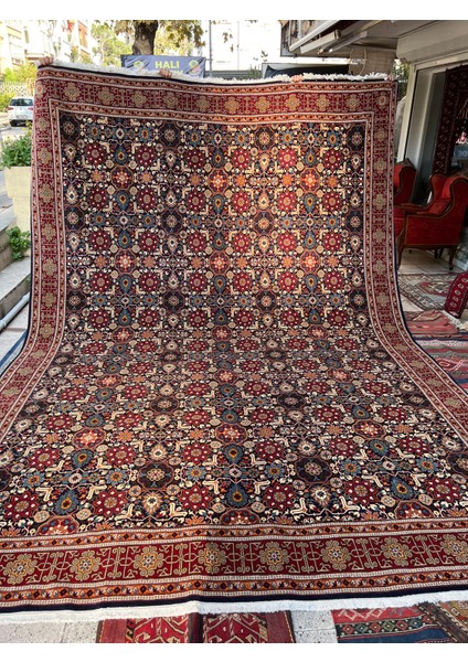 El Dokuma Hereke Halısı Imzalı Kafkas Modeli Birinci Sınıf Kalite Muazzam Bir Eser Ebat 417X300 fiyatları