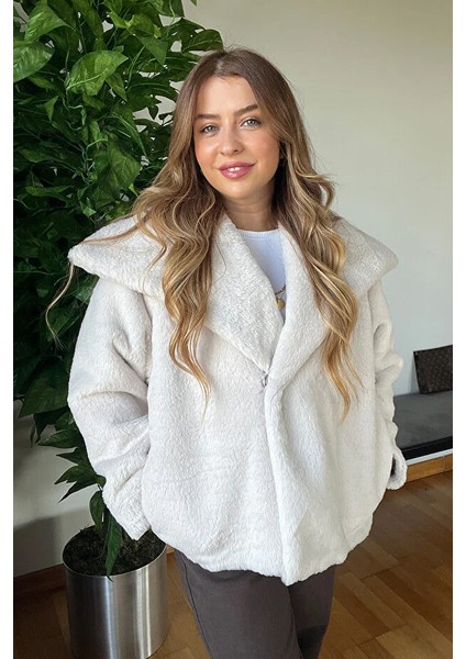 Yeni Sezon Kadın Premium Kışlık Kürk Ceket Mont Ekstra Yumuşak Içi Astarlı Iki Cepli ve Düğmeli