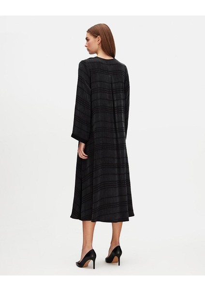 T25Y-4088 Mıssdalıda V Yaka Jakarlı Cupro Elbise fırsatları