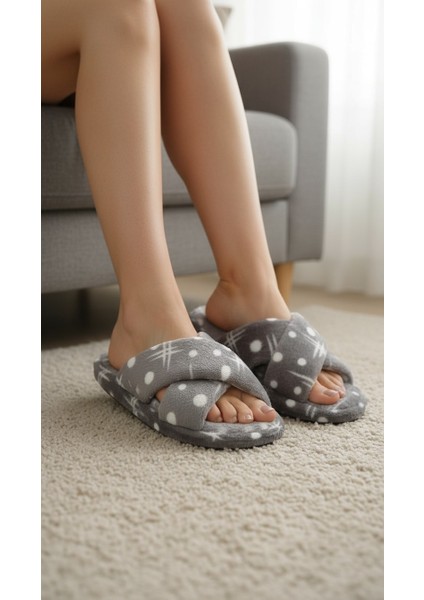 Çapraz Puantiye Desenli Kadın Ev Terlik
