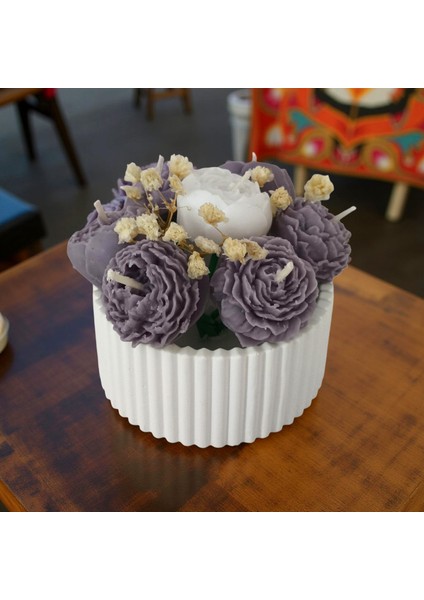 Küçük Boy Mor–beyaz Çiçek Buketi Kokulu Vazo Mum – %100 Soya Wax – Taş Tozu Vazo – El Yapımı