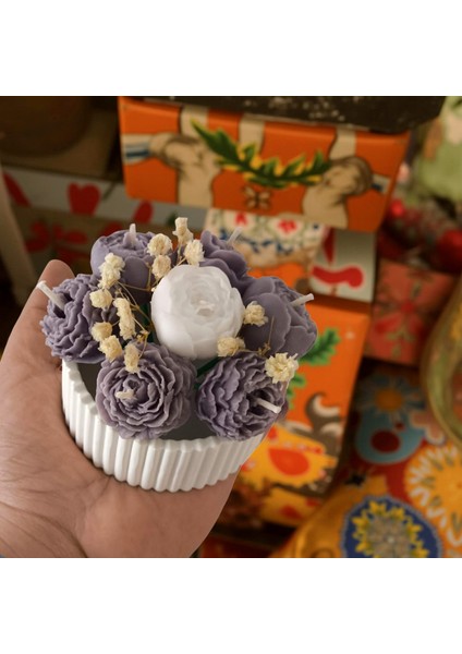 Küçük Boy Mor–beyaz Çiçek Buketi Kokulu Vazo Mum – %100 Soya Wax – Taş Tozu Vazo – El Yapımı fırsatları