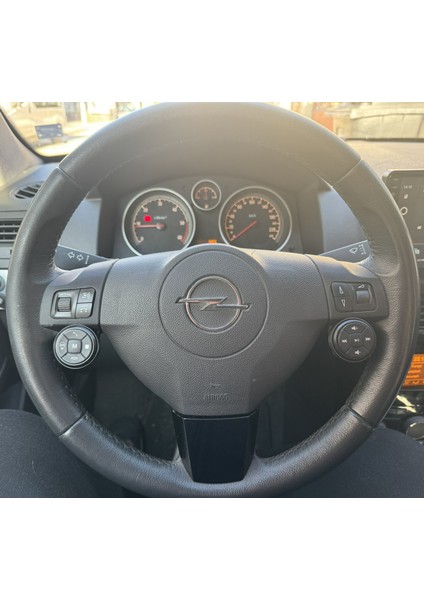 Astra H Direksiyon Üstü Düğme Kapakları Sağ ve Sol Takım 6366846 modelleri