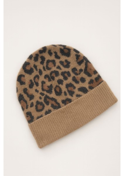 Kadın Yumuşacık Leopar Desenli Akrilik Kumaş Saçaklı Tüylü Bere – Sıcak Tutucu Kışlık Şapka