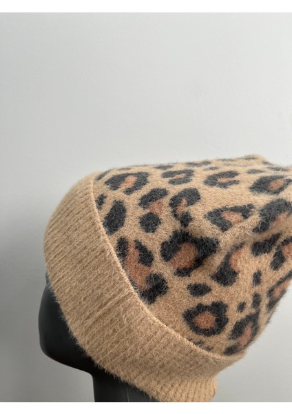 Kadın Yumuşacık Leopar Desenli Akrilik Kumaş Saçaklı Tüylü Bere – Sıcak Tutucu Kışlık Şapka fiyatları