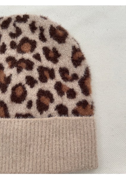 Kadın Yumuşacık Leopar Desenli Akrilik Kumaş Saçaklı Tüylü Bere – Sıcak Tutucu Kışlık Şapka fiyatları