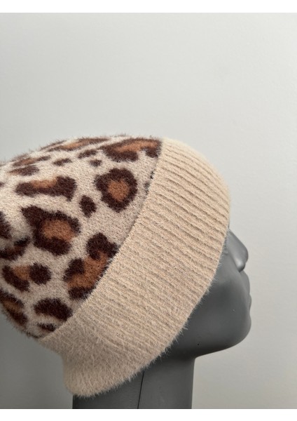 Kadın Yumuşacık Leopar Desenli Akrilik Kumaş Saçaklı Tüylü Bere – Sıcak Tutucu Kışlık Şapka modelleri
