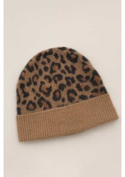 Kadın Yumuşacık Leopar Desenli Akrilik Kumaş Saçaklı Tüylü Bere – Sıcak Tutucu Kışlık Şapka