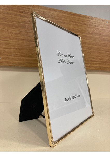 Resim Çerçevesi Ince Metal Detaylı Pirinç Altın 20X25 cm